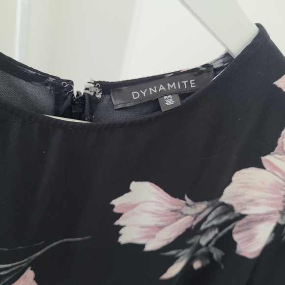 DYNAMITE Floral Dress - Picture 3 of 4